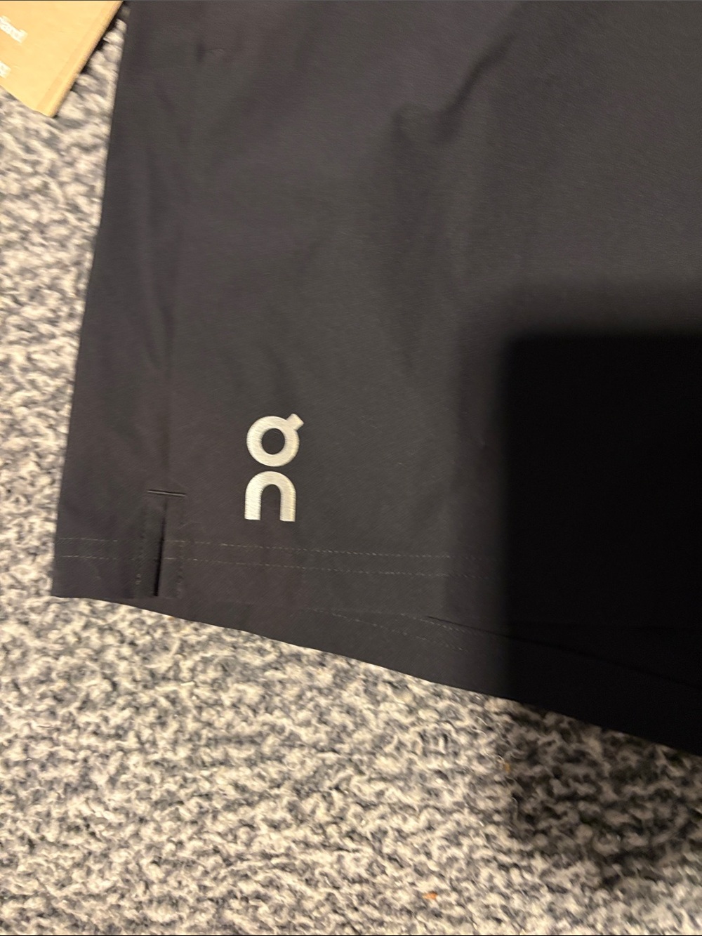 On Running Men’s Size L 5” Core Shorts in Black NWT! - Picture 4 of 10